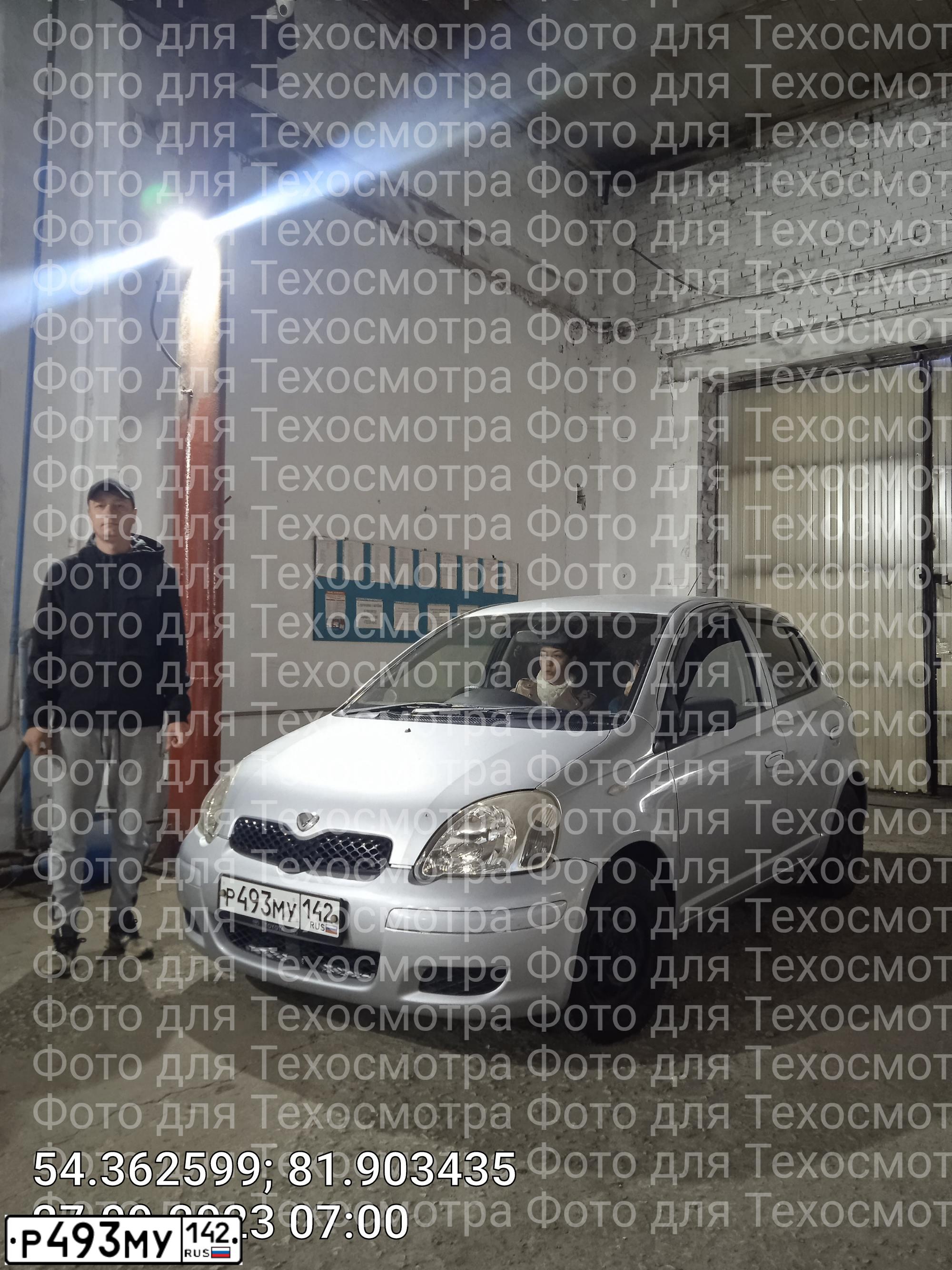 Фото автомобиля TOYOTA VITZ, 2003 — госномер О576УМ154