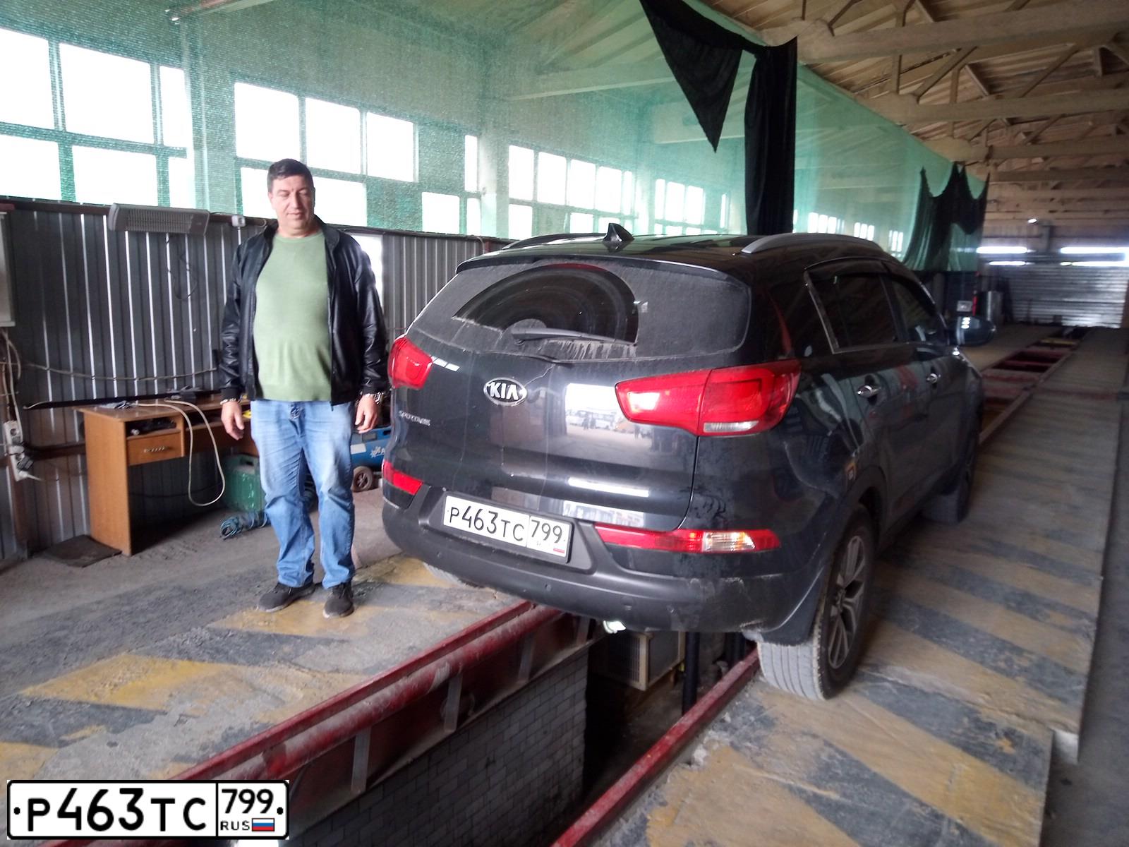 Фото автомобиля KIA SPORTAGE, 2015 — госномер Р463ТС799. Цвет: ЧЕРНЫЙ ПЕРЛАМУТР