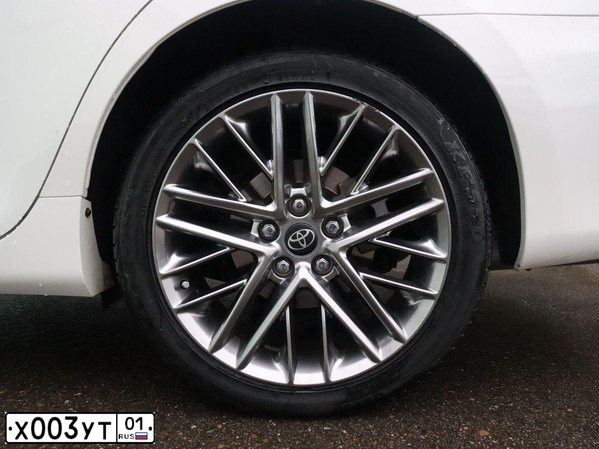 Фото автомобиля TOYOTA COROLLA, 2012 — госномер Х003УТ01. Цвет: СЕРЫЙ