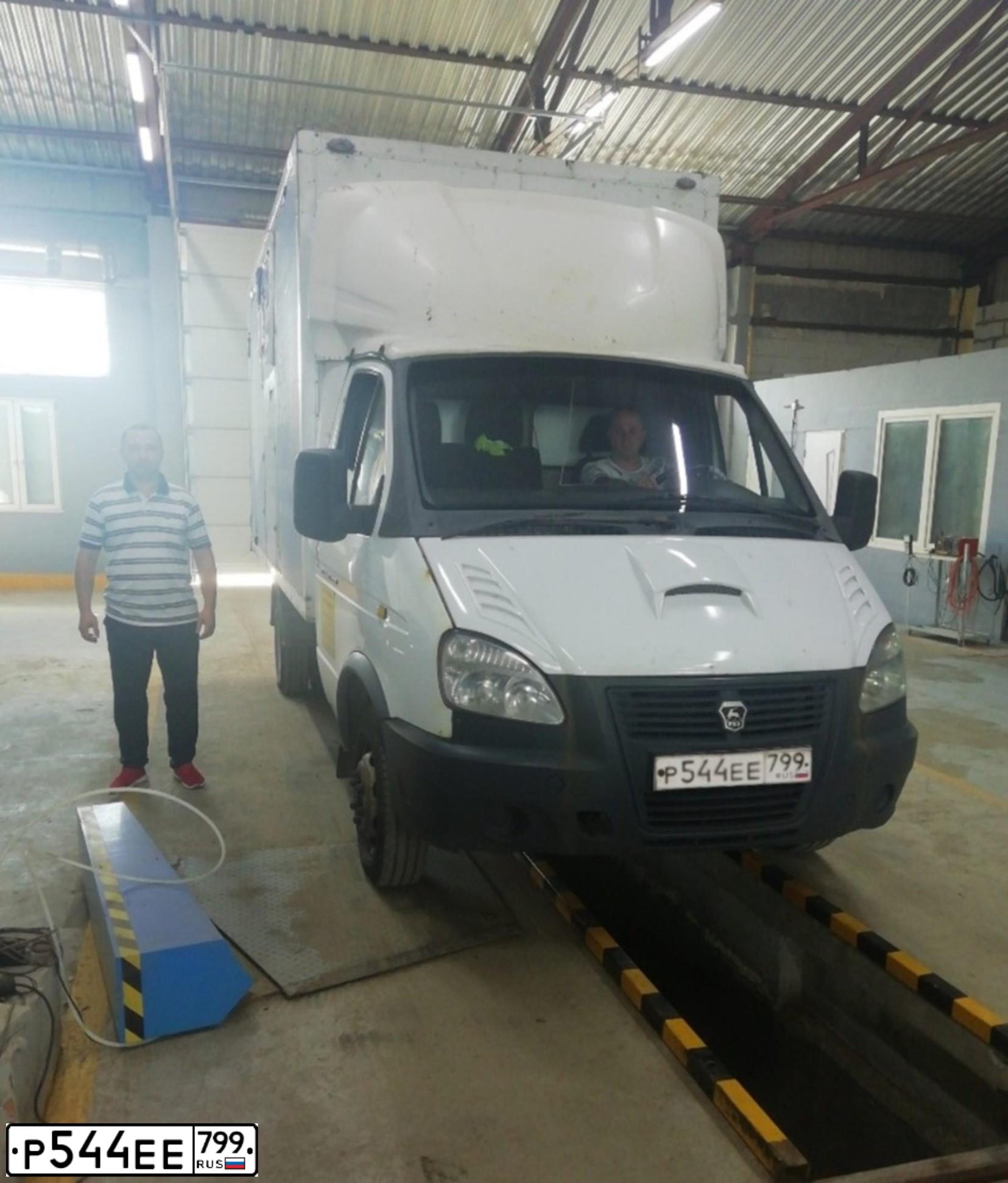 Фото автомобиля GAZ 3302 GAZEL, 2020 — госномер Р544ЕЕ799. Цвет: Белый