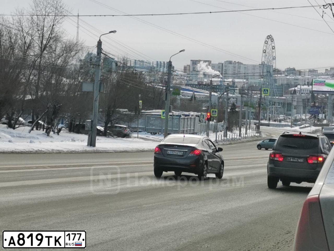 Фото автомобиля VAZ 2112 LADA, 2007 — госномер М027ЕВ71. Цвет: СВЕТЛО-СЕРЕБРИСТЫЙ МЕТАЛЛИК