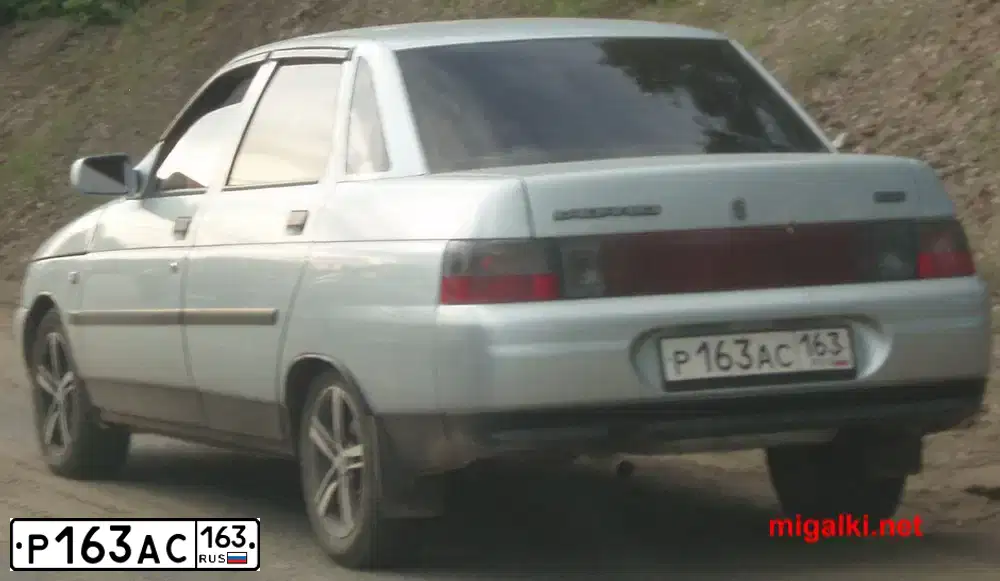Фото автомобиля TOYOTA LANDCRUISER 200, 2013 — госномер Р163АС163. Цвет: ЧЕРНЫЙ