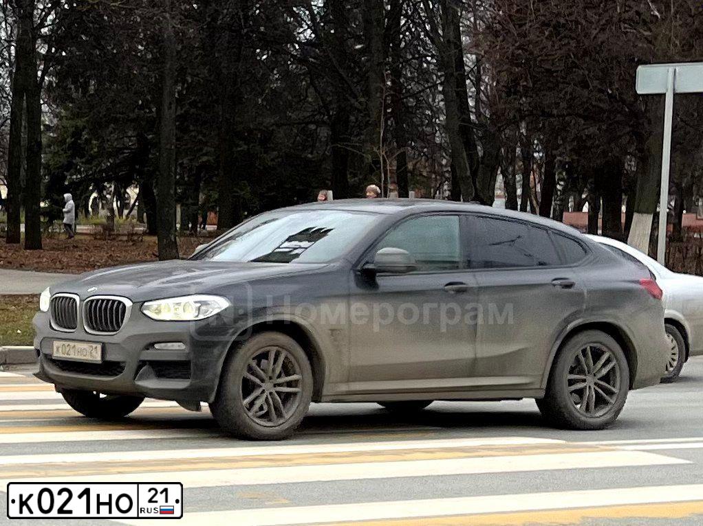 Фото автомобиля HYUNDAI ELANTRA, 2018 — госномер К021НО21. Цвет: СЕРЕБРИСТЫЙ