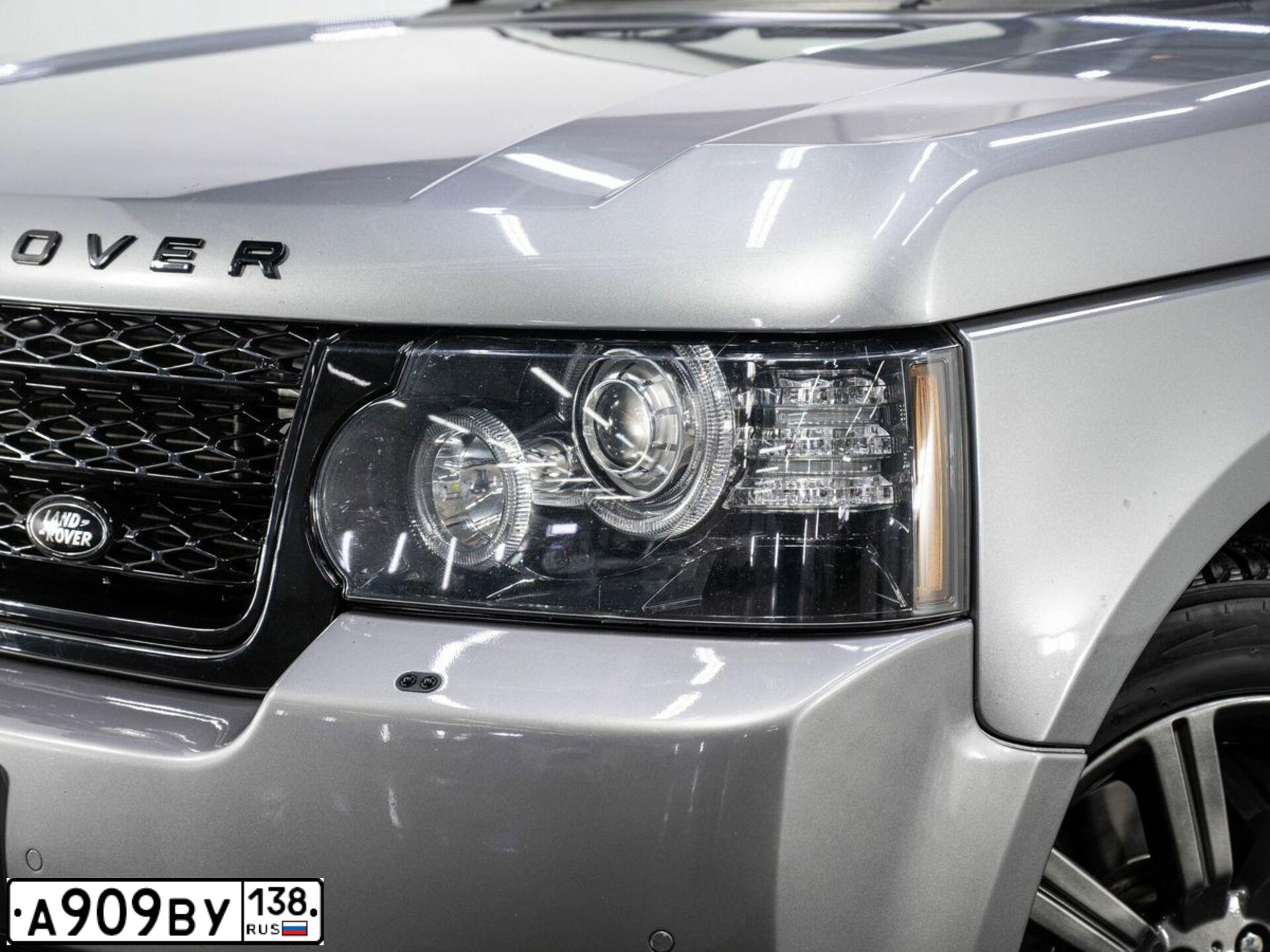 Фото автомобиля LAND ROVER RANGE ROVER, 2011 — госномер К987РЕ147. Цвет: СЕРЫЙ