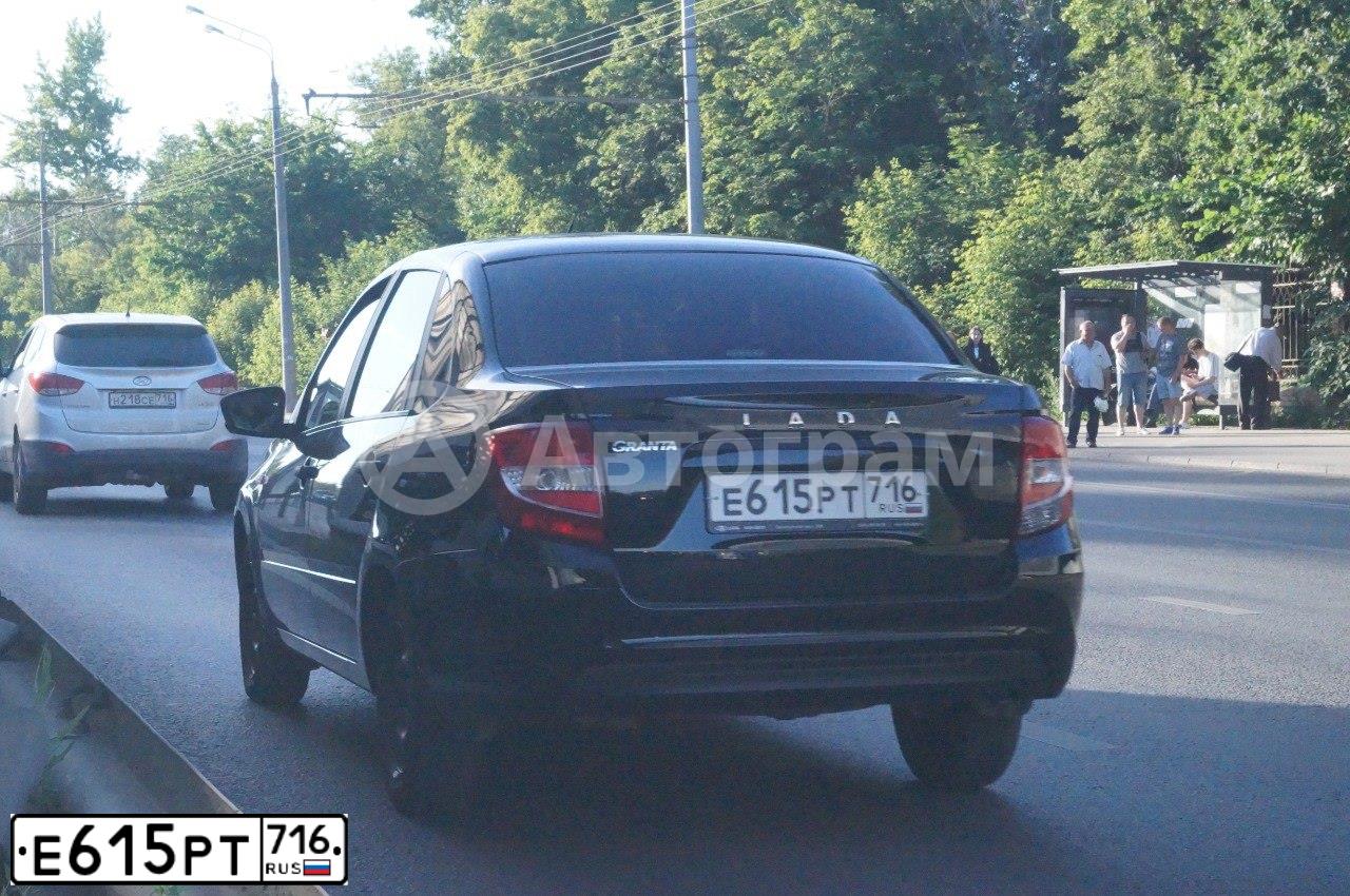 Фото автомобиля LADA 2190 GRANTA, 2020 — госномер Е615РТ716. Цвет: ЧЕРНЫЙ