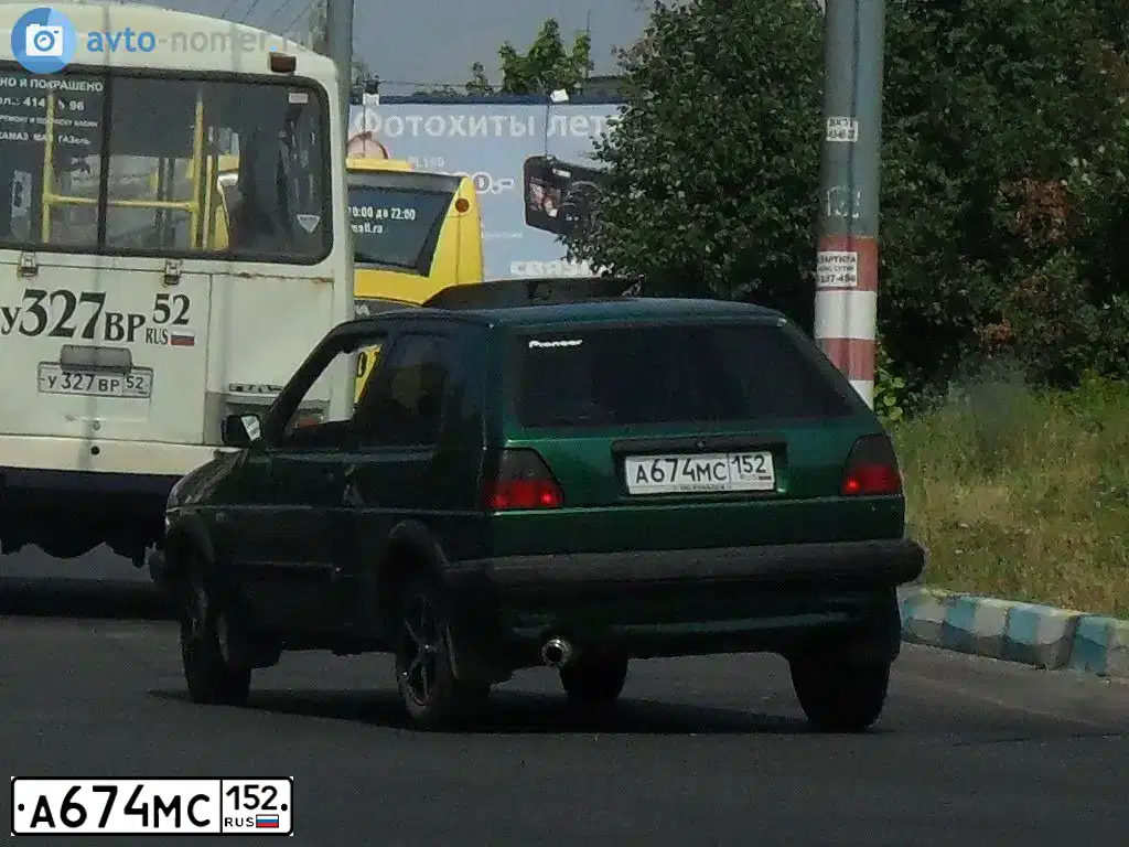 Фото автомобиля VOLKSWAGEN GOLF, 1990 — госномер М457УМ152. Цвет: ЗЕЛЕНЫЙ