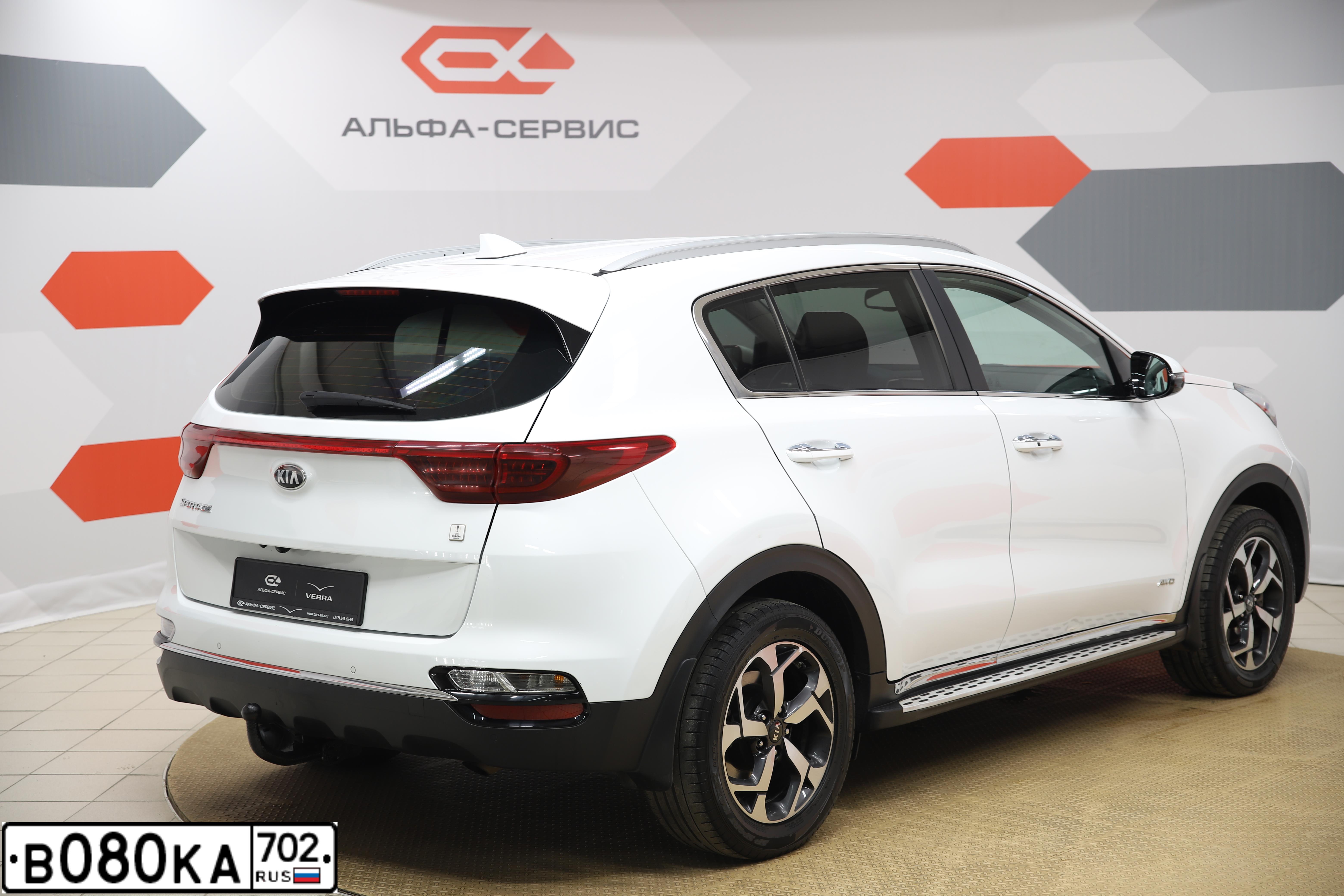Фото автомобиля KIA SPORTAGE, 2019 — госномер В080КА702. Цвет: Белый