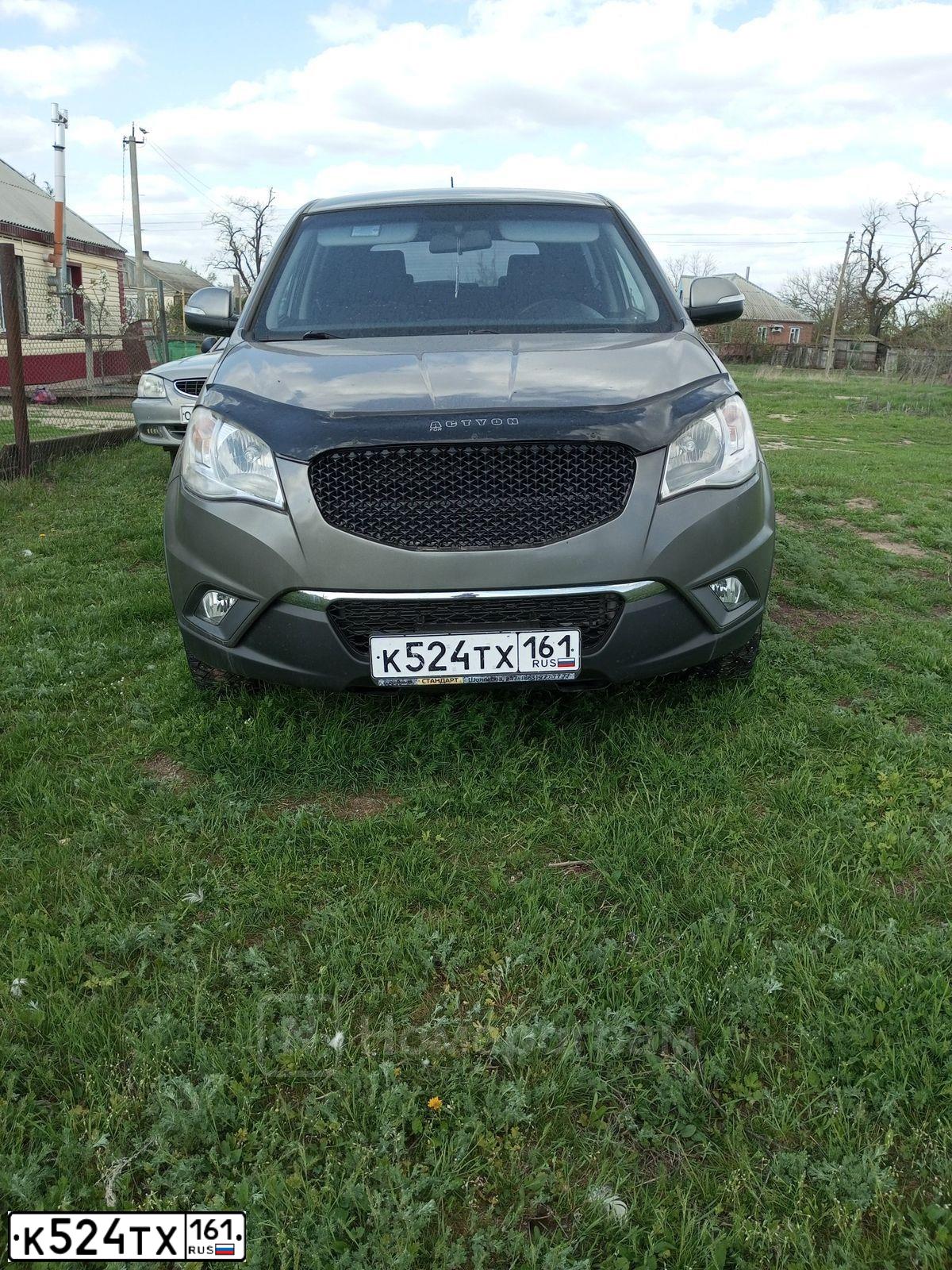 Фото автомобиля SSANGYONG ACTYON, 2011 — госномер К524ТХ161. Цвет: ТЕМНО-СЕРЫЙ