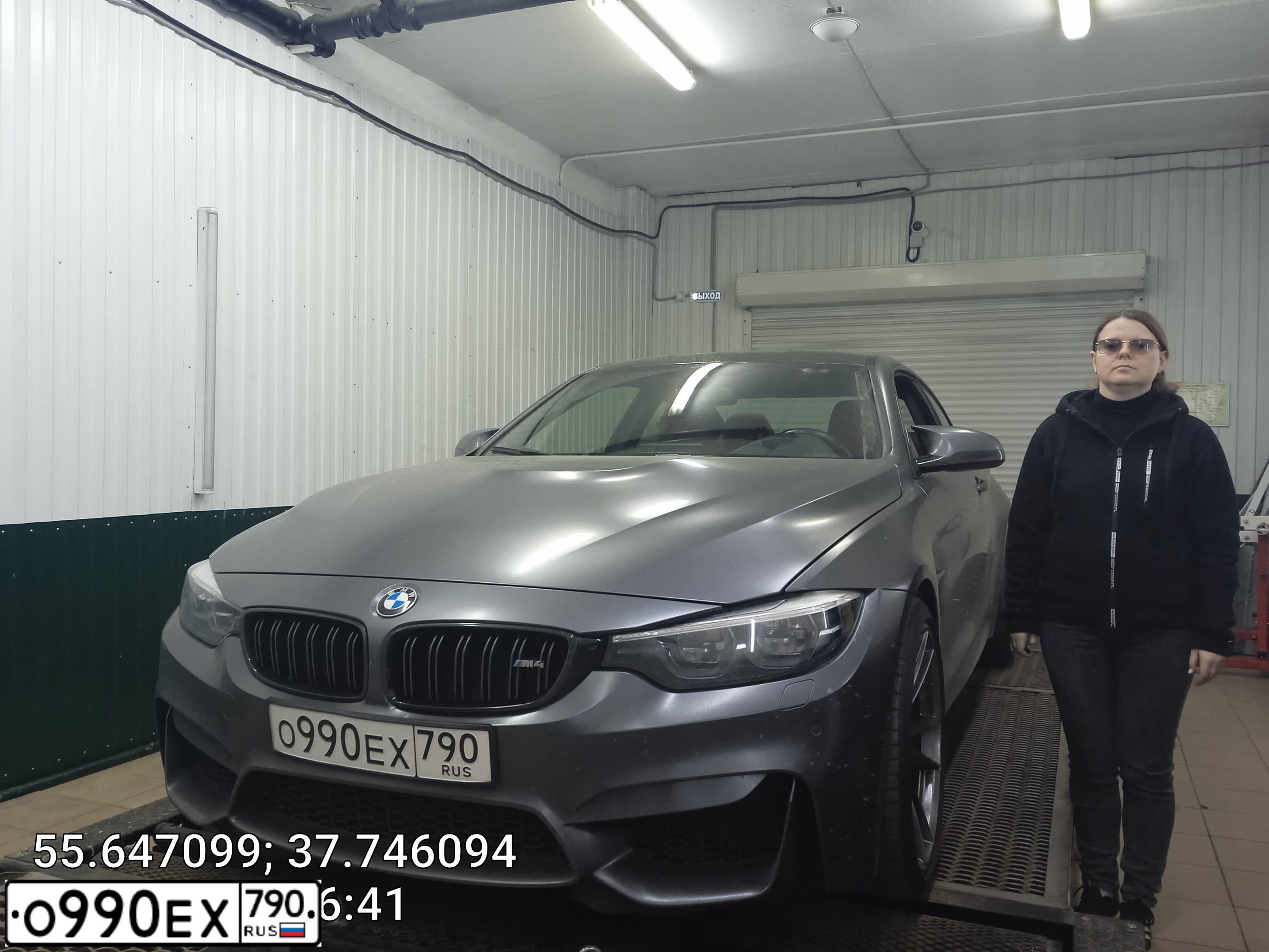 Фото автомобиля BMW M4, 2018 — госномер О078ХН71. Цвет: СЕРЫЙ