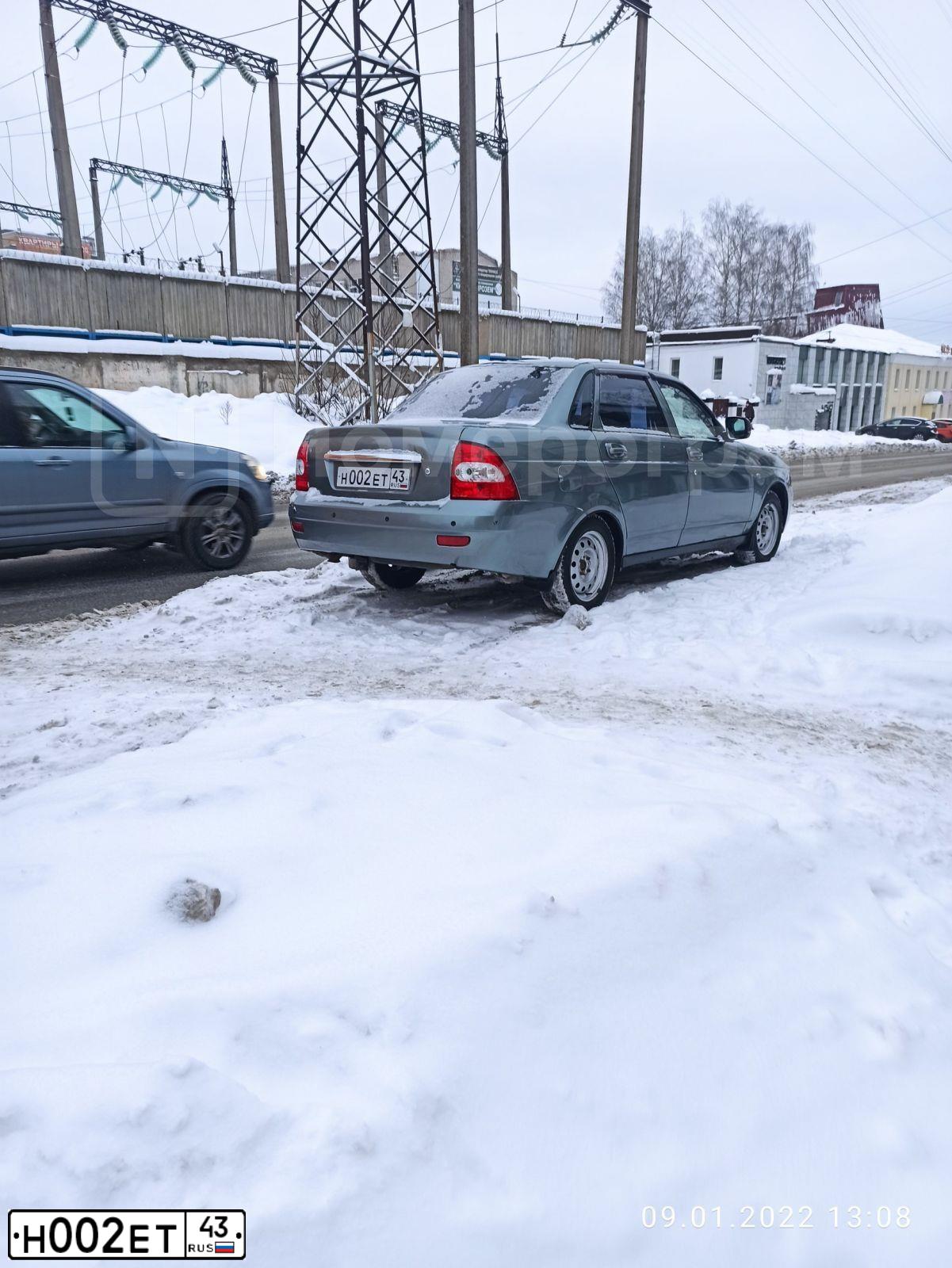 Фото автомобиля TOYOTA LANDCRUISER, 2004 — госномер О800ОО186. Цвет: БЕЖЕВЫЙ