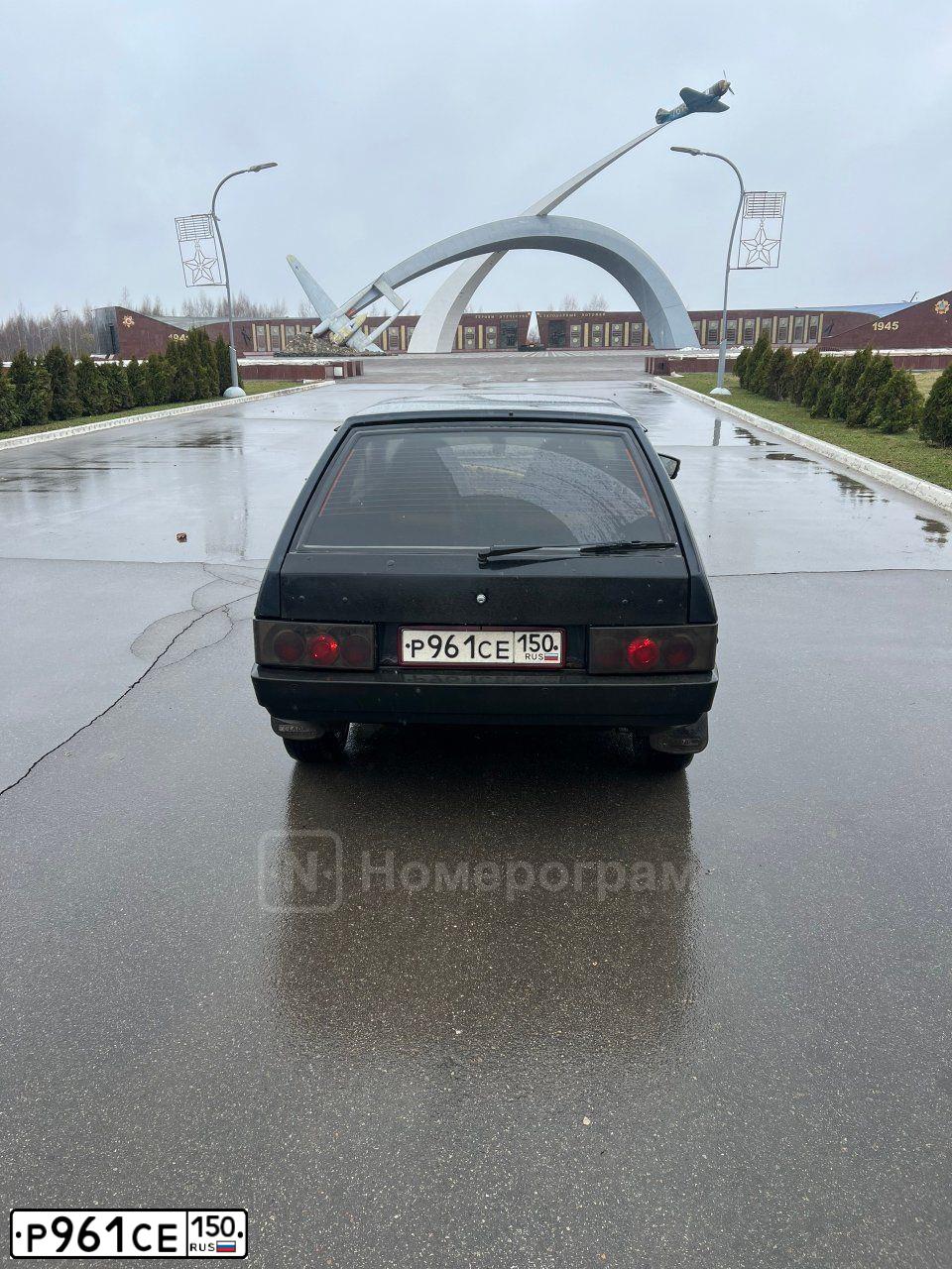 Фото автомобиля LADA 2108 SAMARA, 2002 — госномер Р961СЕ150. Цвет: ЧЕРНЫЙ МЕТАЛЛИК