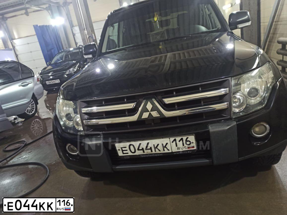 Фото автомобиля MITSUBISHI PAJERO, 2008 — госномер Е044КК116. Цвет: ЧЕРНЫЙ