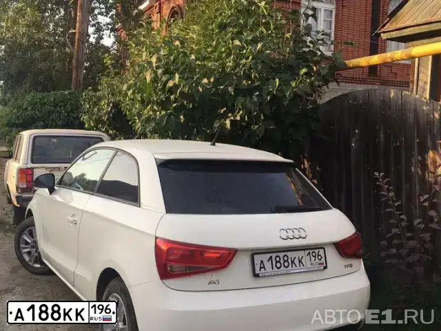Фото автомобиля AUDI A1, 2011 — госномер А188КК196. Цвет: Белый