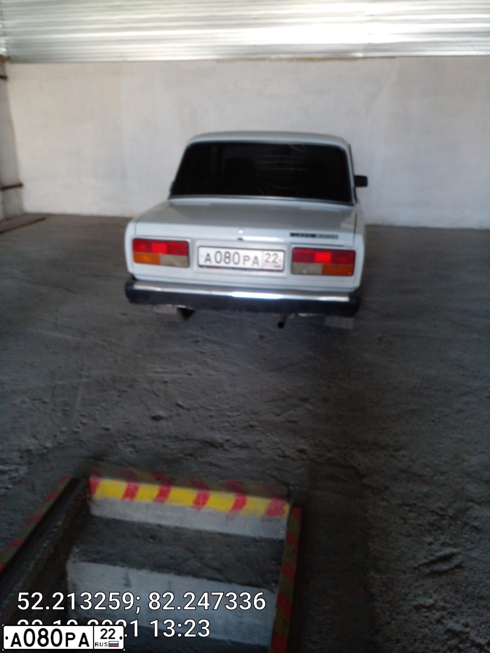 Фото автомобиля LADA 2107 LADA, 2008 — госномер А080РА22. Цвет: Белый