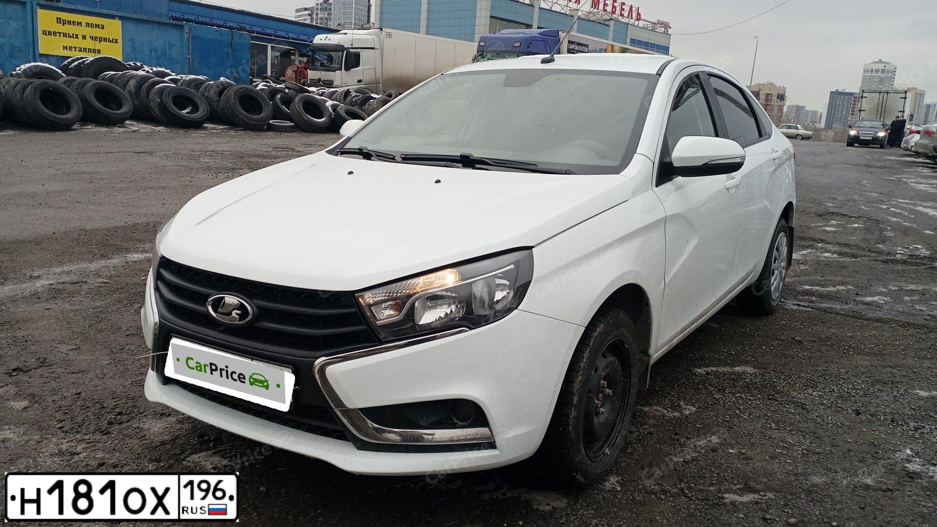 Фото автомобиля VAZ LADA VESTA GFL110, 2021 — госномер С827СВ196. Цвет: Белый