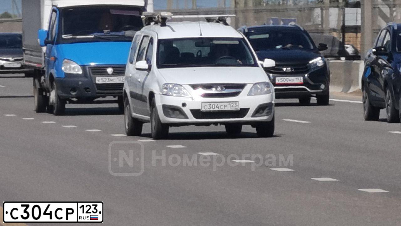 Фото автомобиля LADA LARGUS, 2016 — госномер С304СР123. Цвет: БЕЛЫЙ