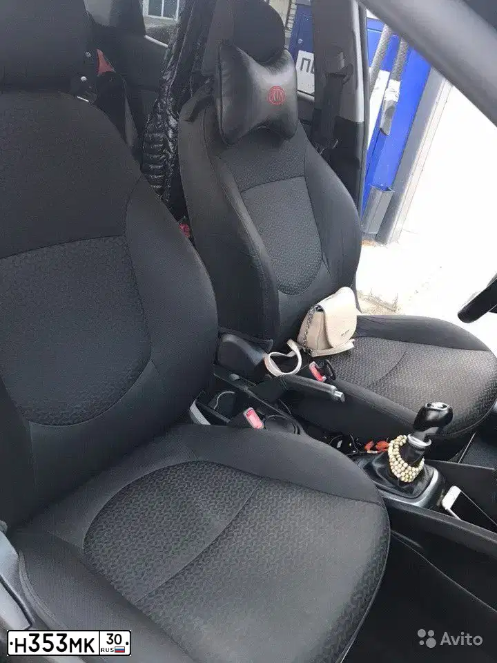 Фото автомобиля KIA RIO, 2016 — госномер Н353МК30. Цвет: ТЕМНО-СЕРЫЙ