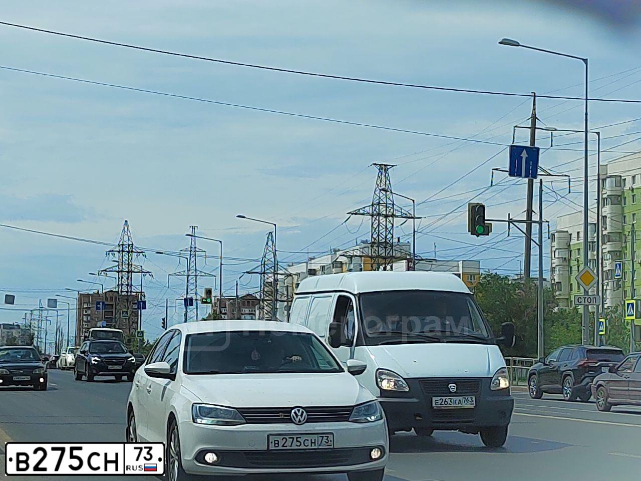 Фото автомобиля VOLKSWAGEN JETTA, 2012 — госномер В275СН73. Цвет: Белый