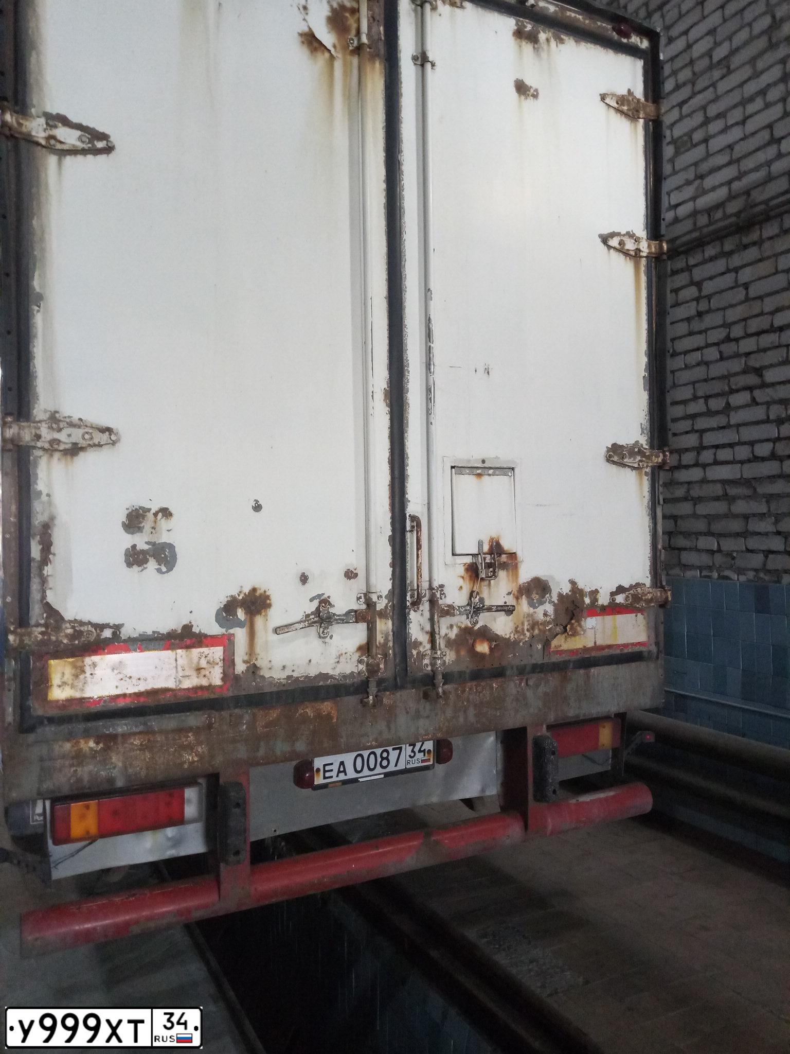 Фото автомобиля MERCEDES ACTROS, 2004 — госномер У999ХТ34. Цвет: СИНИЙ