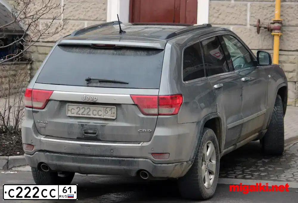 Фото автомобиля JEEP GRAND CHEROKEE, 2011 — госномер С222СС161. Цвет: ТЕМНО-СЕРЫЙ