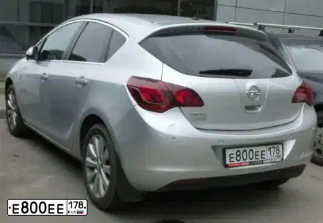 Фото автомобиля OPEL ASTRA, 2011 — госномер Т109ХА178. Цвет: СЕРЕБРИСТЫЙ МЕТАЛЛИК