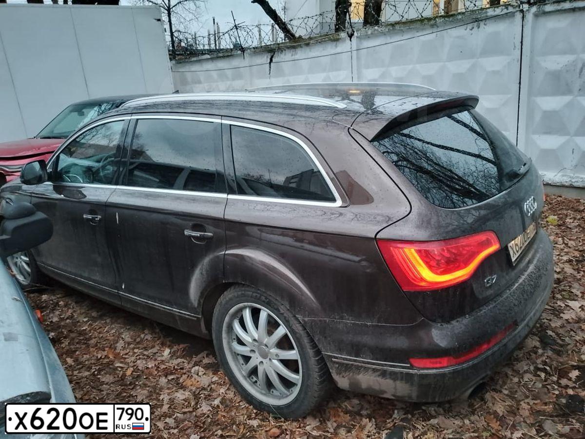 Фото автомобиля AUDI Q7, 2012 — госномер Х620ОЕ790. Цвет: Коричневый