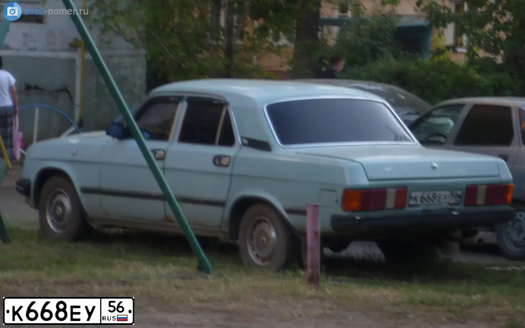 Фото автомобиля GAZ 3102 WOLGA, 1993 — госномер К668ЕУ56. Цвет: СВЕТЛО-СЕРЫЙ
