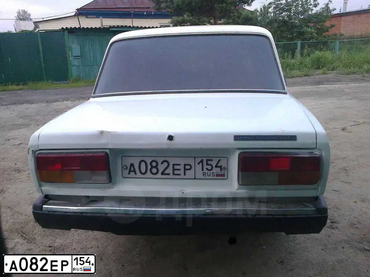 Фото автомобиля LADA 2107, 2003 — госномер К968ХО154. Цвет: ЯРКО БЕЛЫЙ