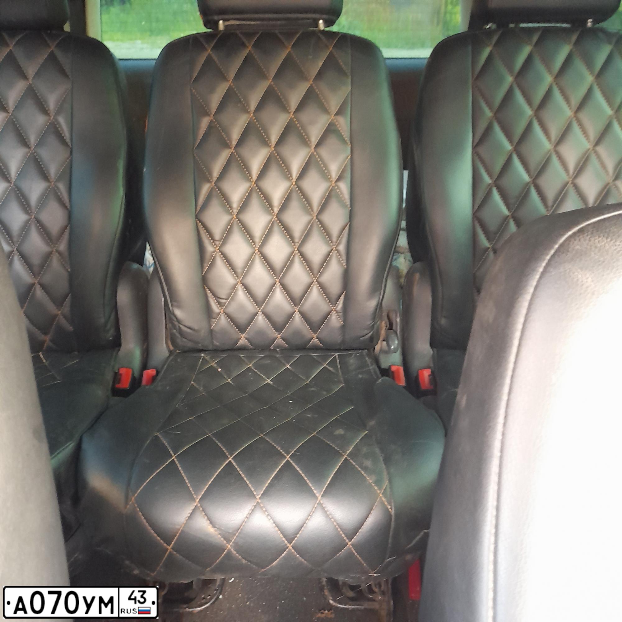 Фото автомобиля VOLKSWAGEN SHARAN, 2001 — госномер А070УМ43. Цвет: СЕРЕБРИСТЫЙ