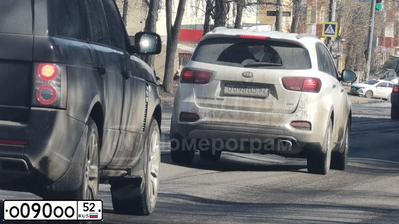 Фото автомобиля AUDI A6, 2013 — госномер О090ОО52. Цвет: Белый