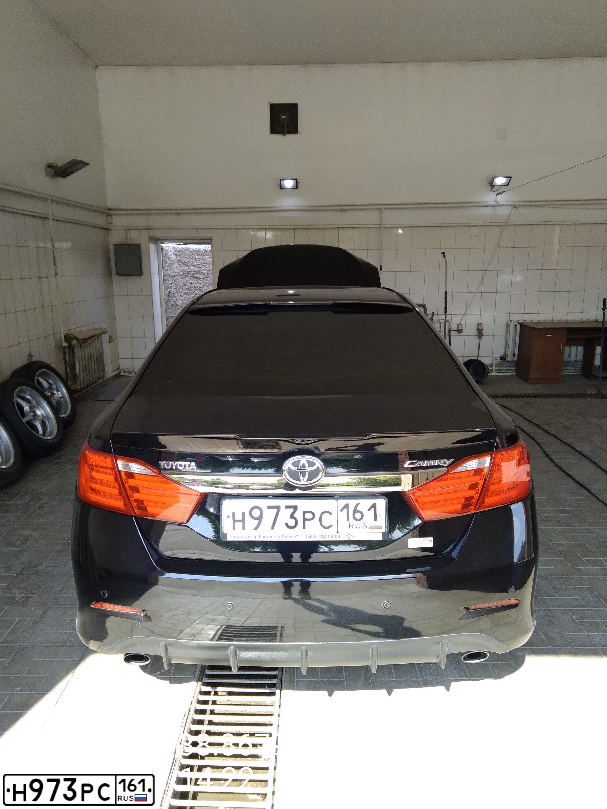 Фото автомобиля TOYOTA CAMRY, 2014 — госномер Н973РС161. Цвет: ЧЕРНЫЙ МЕТАЛЛИК