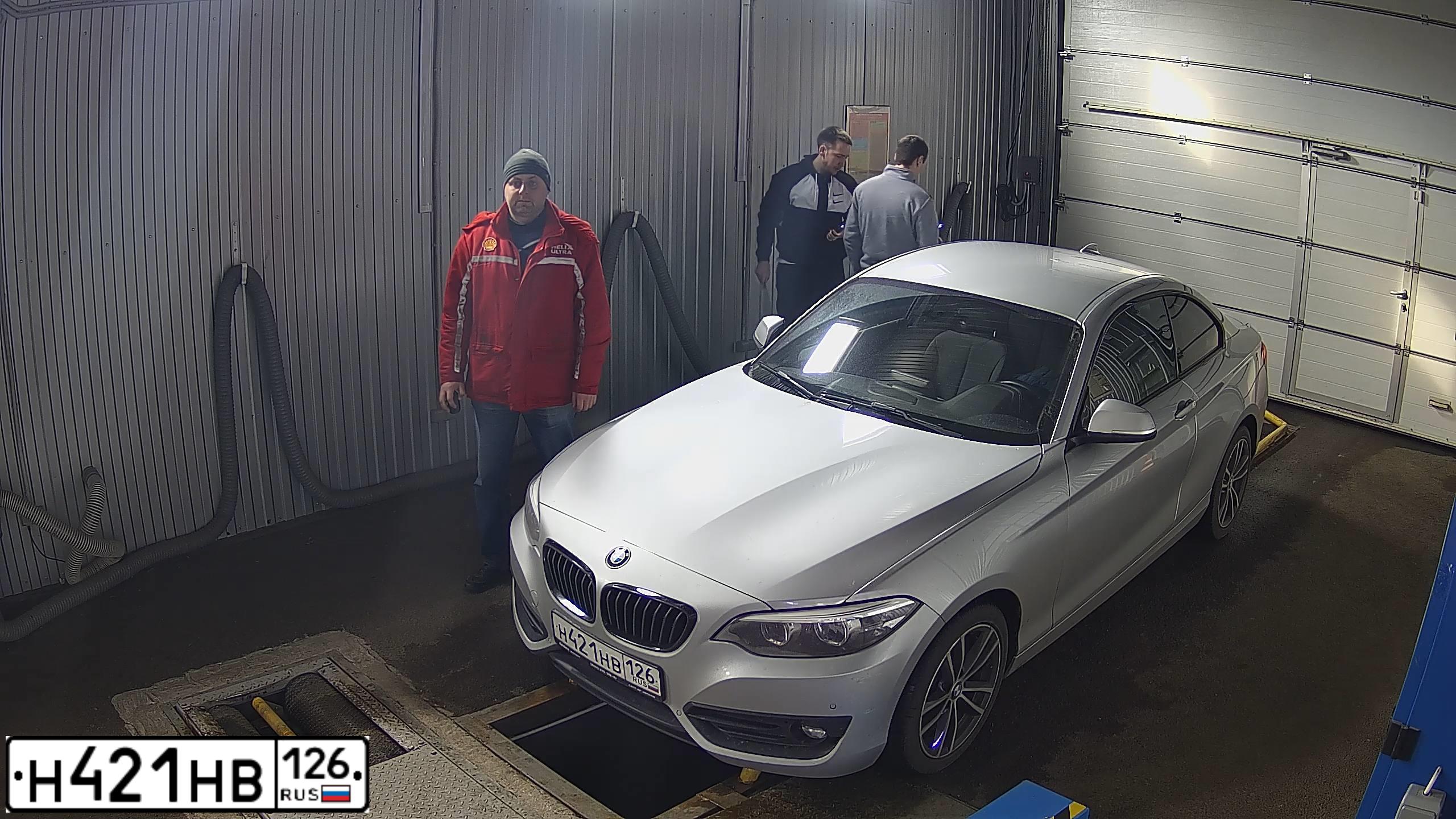 Фото автомобиля BMW 2ER, 2018 — госномер Е004НМ193. Цвет: ЗЕЛЕНЫЙ