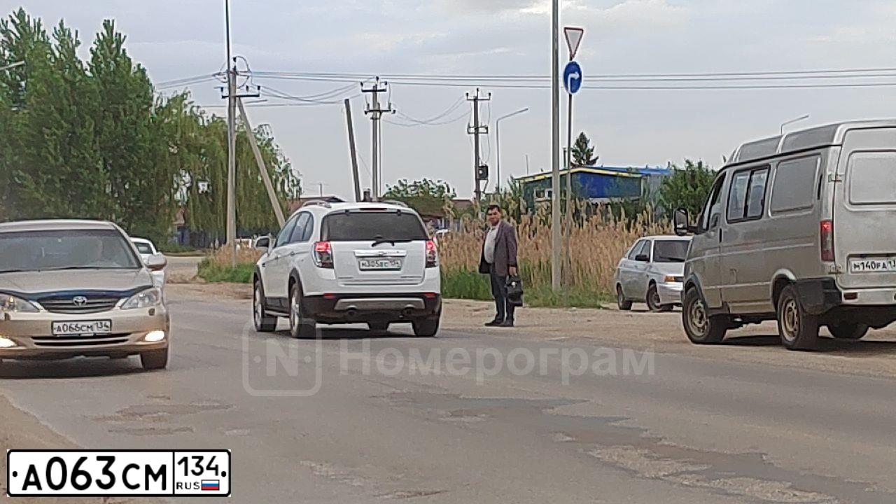 Фото автомобиля HONDA ACCORD, 2010 — госномер В611ВЕ252. Цвет: Белый