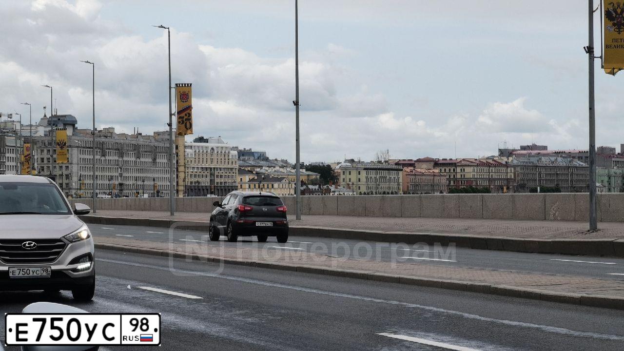 Фото автомобиля HYUNDAI IX35, 2011 — госномер А779АХ198. Цвет: ЧЕРНЫЙ