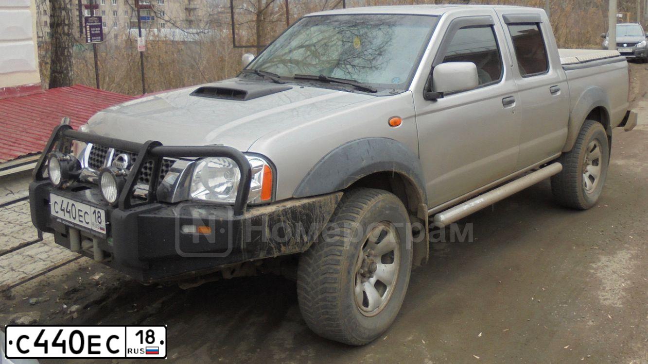 Фото автомобиля NISSAN NP 300, 2012 — госномер С440ЕС18. Цвет: серебристый