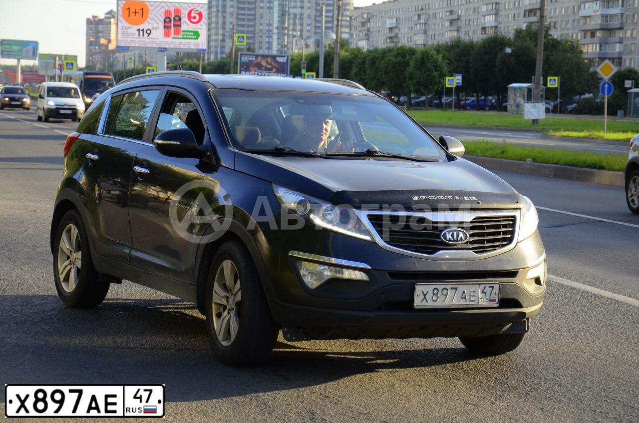 Фото автомобиля KIA SPORTAGE, 2012 — госномер Х897АЕ47. Цвет: ЧЕРНЫЙ ПЕРЛАМУТР