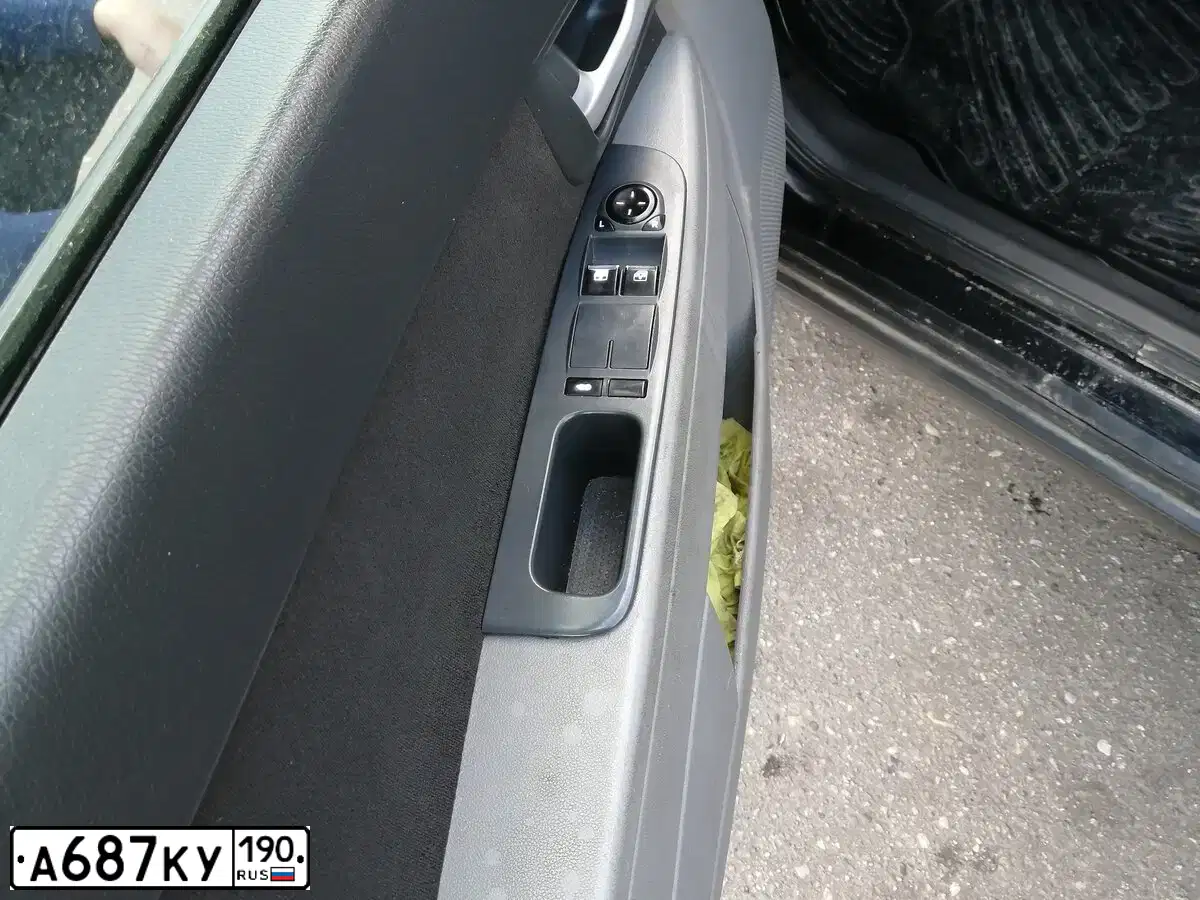 Фото автомобиля LADA 2172 PRIORA, 2010 — госномер О515ОХ68. Цвет: Сине-Черный