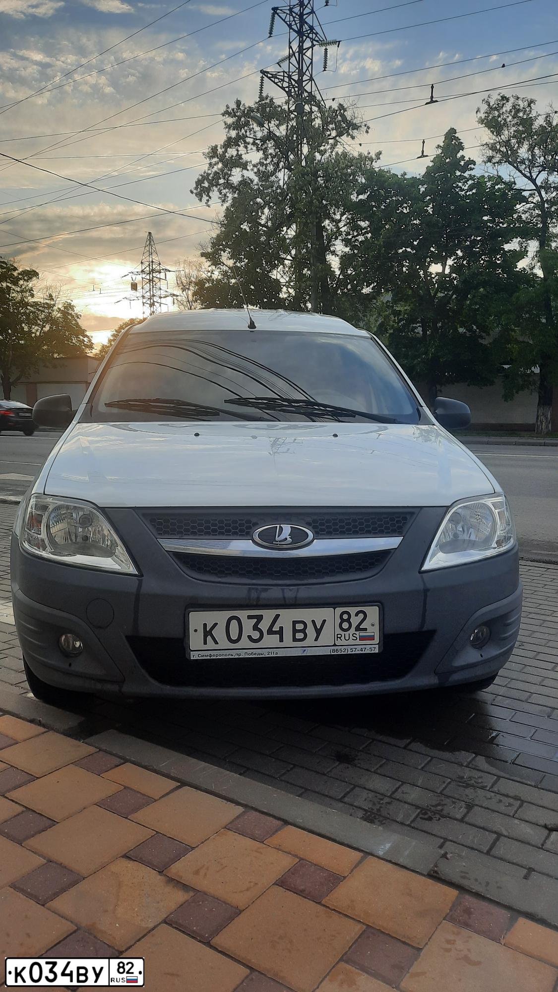 Фото автомобиля VAZ ЛАДА FS0Y5L ЛАДА ЛАРГУС, 2015 — госномер Е134ЕТ761. Цвет: Белый