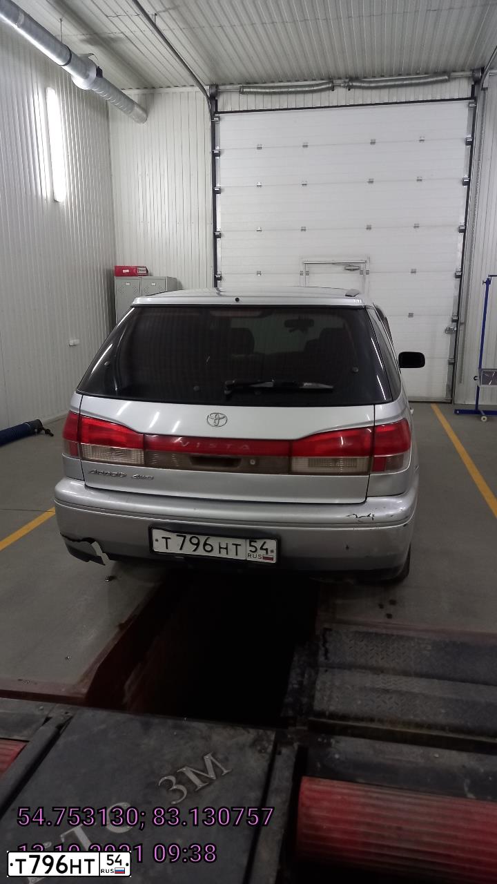 Фото автомобиля TOYOTA VISTA, 1998 — госномер В594МС122