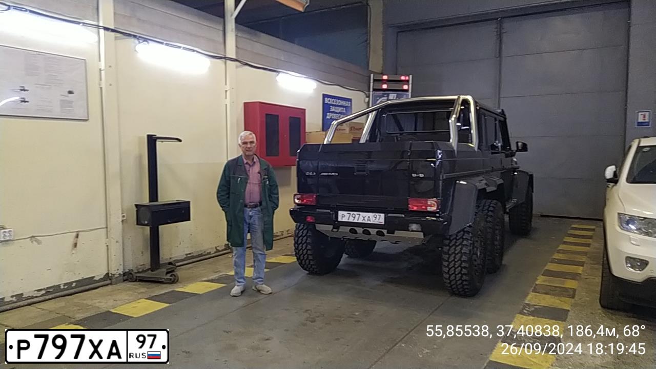 Фото автомобиля MERCEDES G-KLASSE, 2014 — госномер Т777ХА77. Цвет: ЧЕРНЫЙ