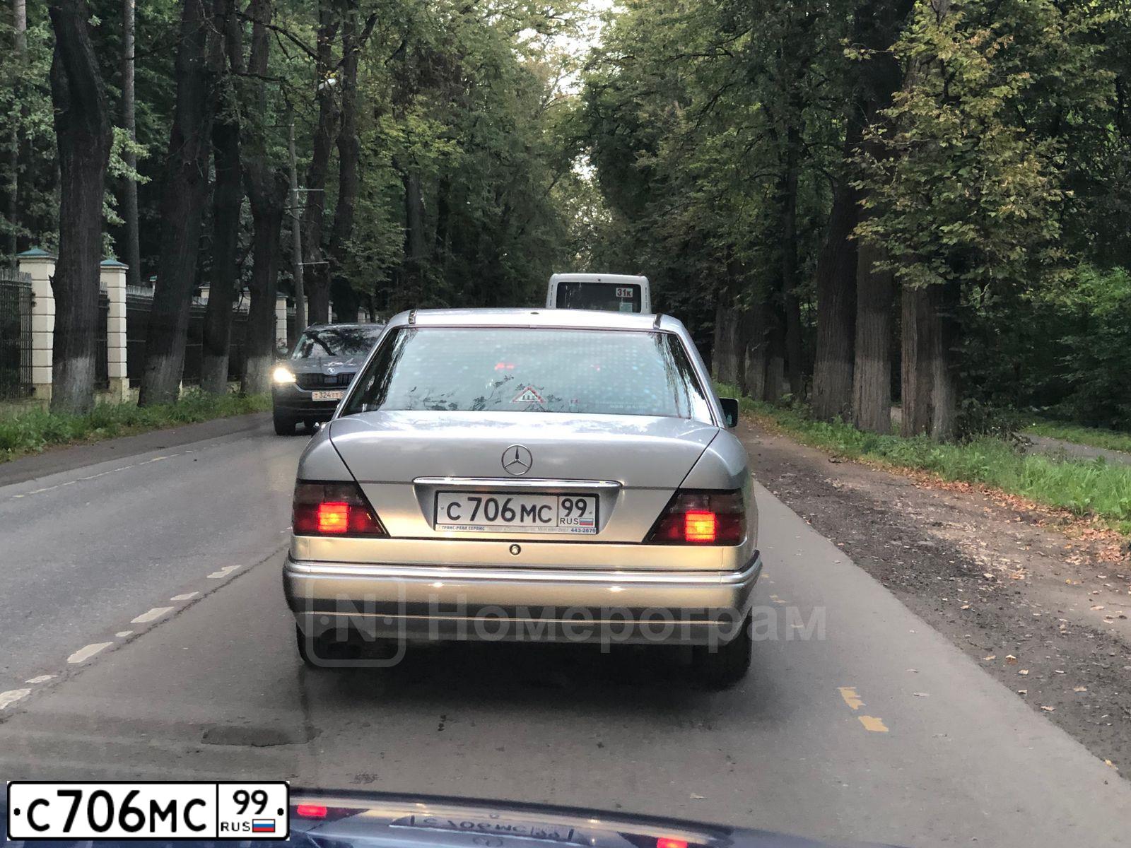 Фото автомобиля MERCEDES E-KLASSE, 1994 — госномер С706МС99. Цвет: СЕРЫЙ МЕТАЛЛИК