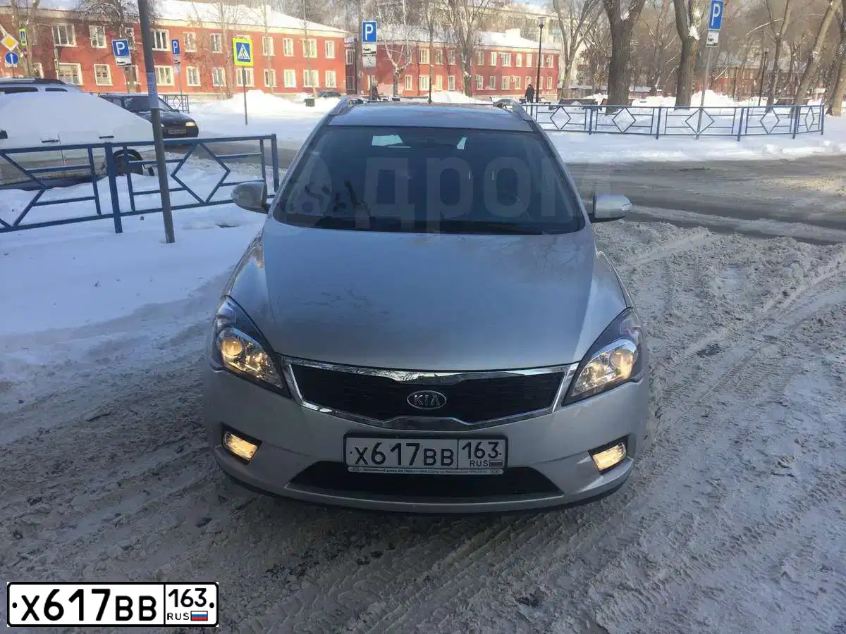 Фото автомобиля KIA CEE'D, 2012 — госномер Х617ВВ163. Цвет: ПЕРЛАМУТ-СЕРЕБРИСТЫЙ