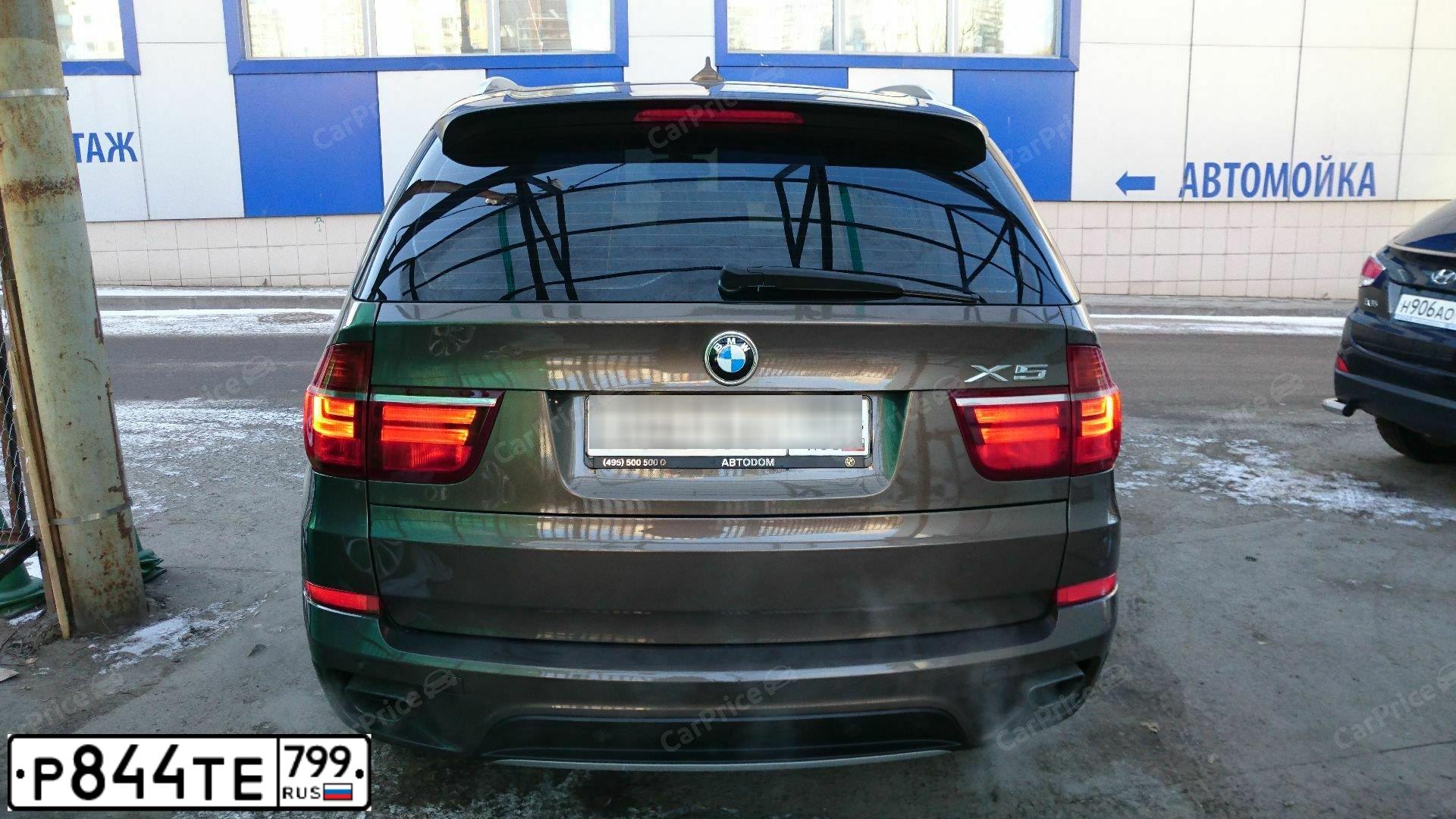 Фото автомобиля BMW X5, 2011 — госномер У167СА790. Цвет: Коричневый