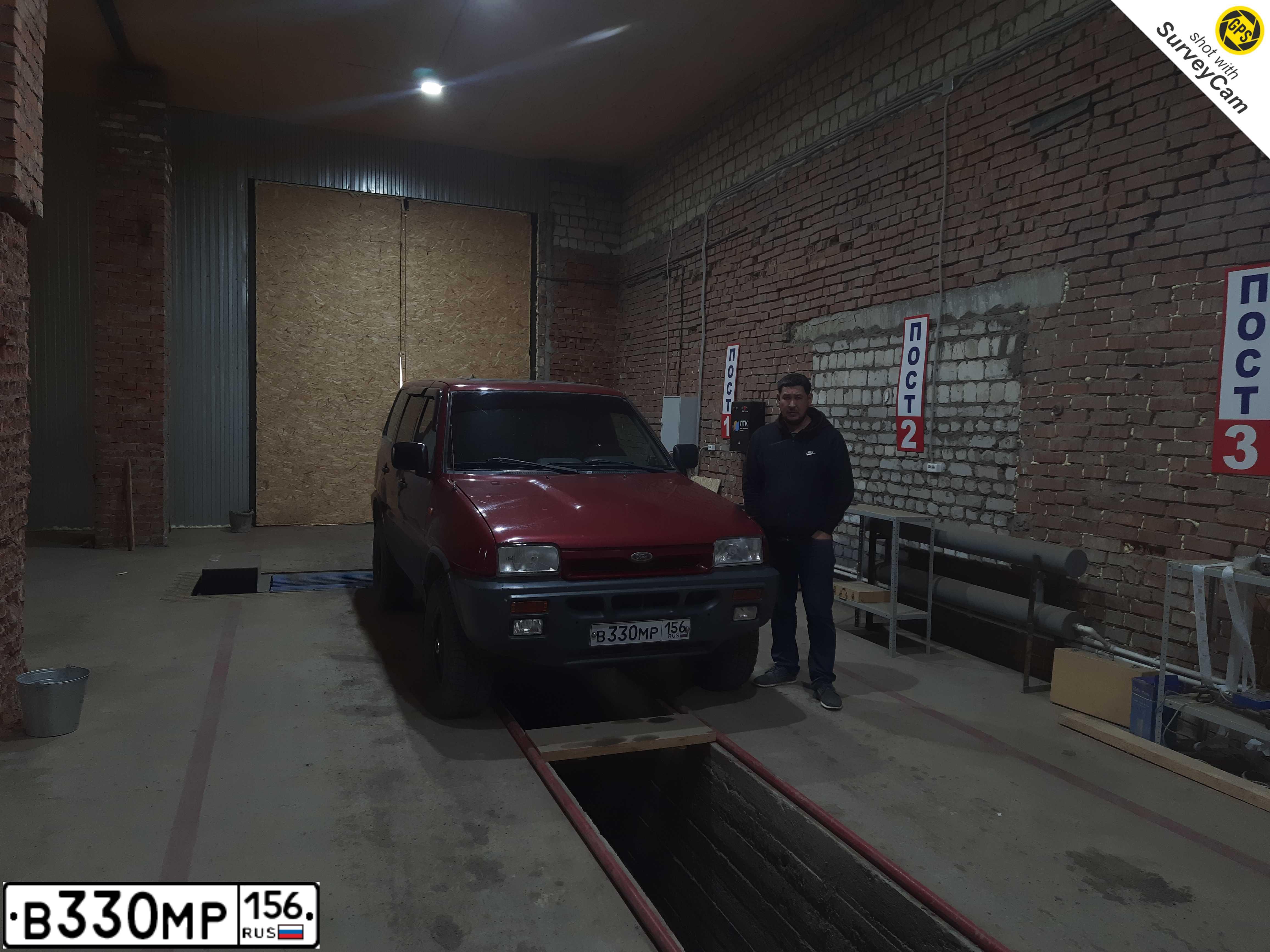 Фото автомобиля FORD MAVERICK, 1994 — госномер А777УЕ56. Цвет: ВИШНЕВЫЙ