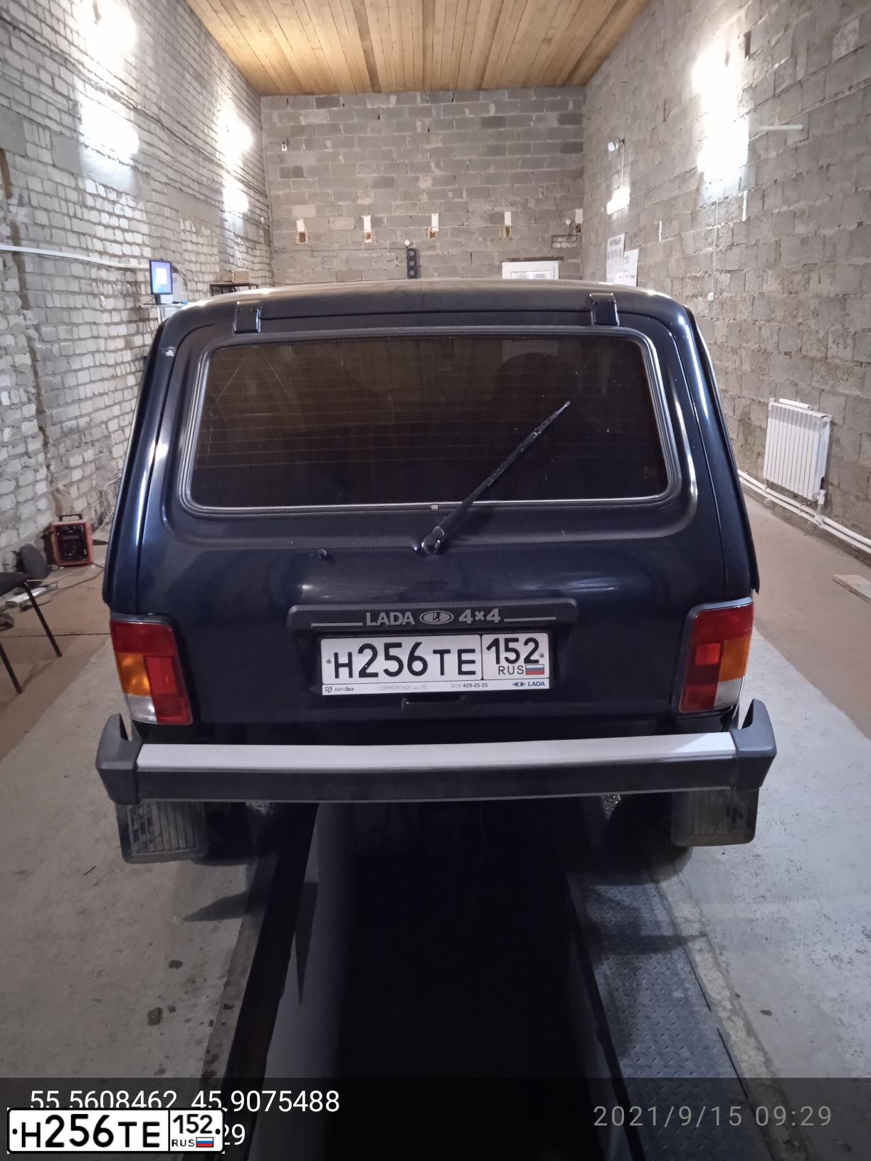 Фото автомобиля VOLKSWAGEN POLO, 2012 — госномер Х259ЕМ152. Цвет: ТЕМНО-СИНИЙ