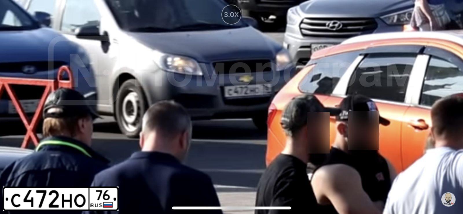 Фото автомобиля CHEVROLET AVEO, 2010 — госномер А199ТК197. Цвет: Серый