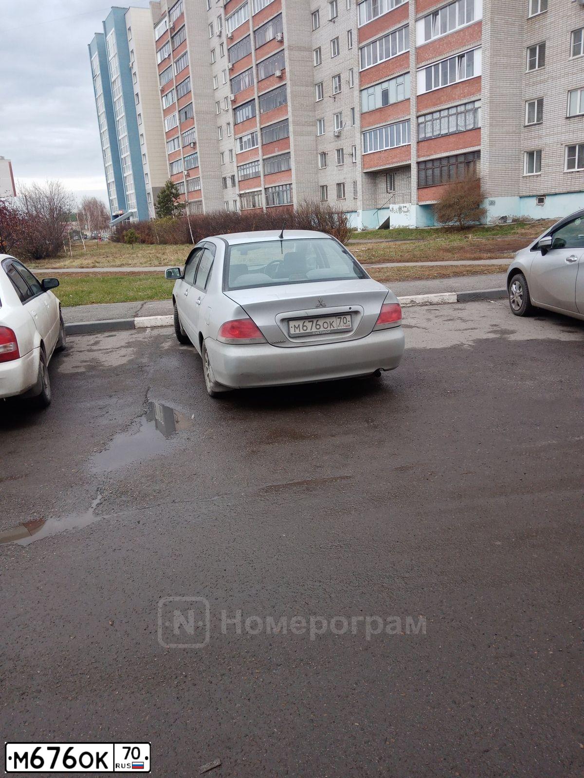 Фото автомобиля TOYOTA PLATZ, 2001 — госномер М676ОК70