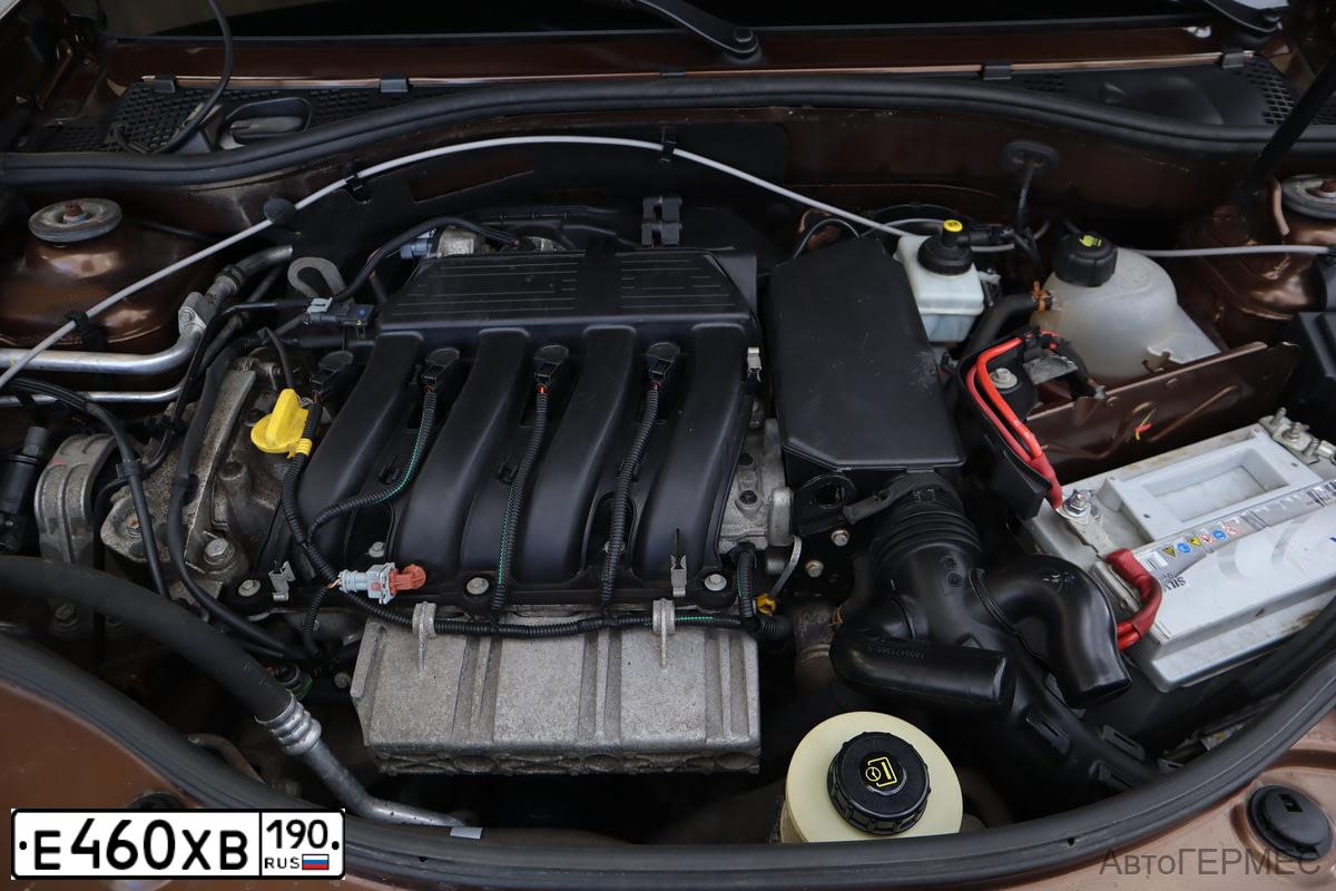 Фото автомобиля RENAULT DUSTER, 2012 — госномер Е460ХВ190. Цвет: Коричневый
