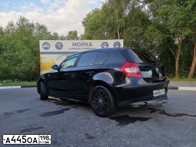 Фото автомобиля BMW SERIE 1, 2005 — госномер А348ВА147. Цвет: ЧЕРНЫЙ