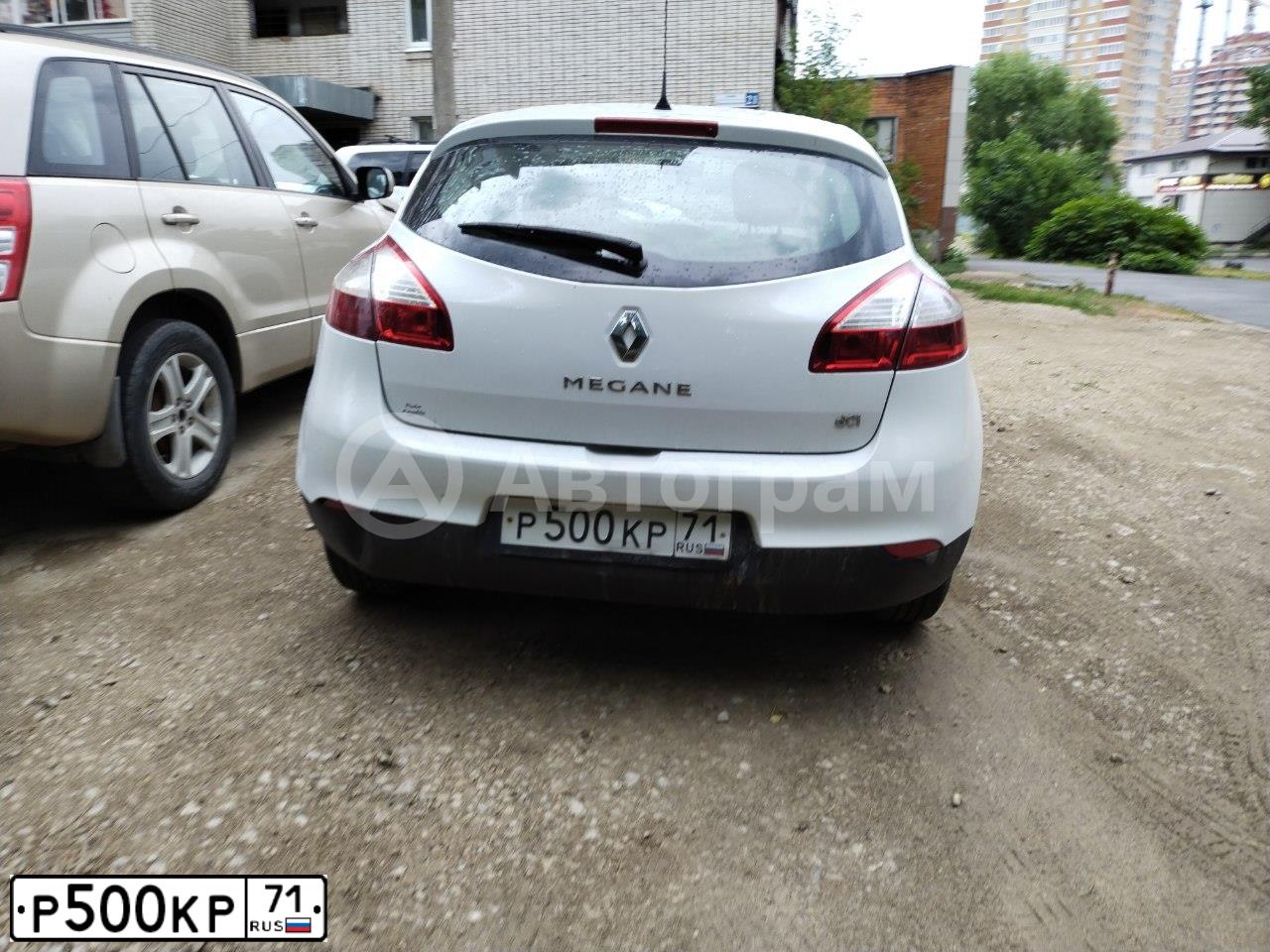 Фото автомобиля RENAULT MEGANE, 2010 — госномер Р500КР71. Цвет: Белый
